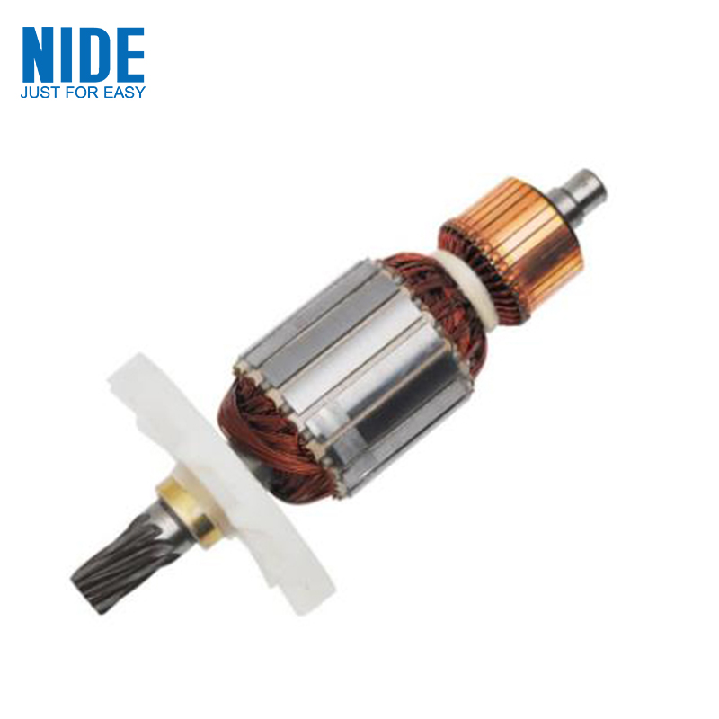 ความแตกต่างระหว่าง Armature และ Commutator